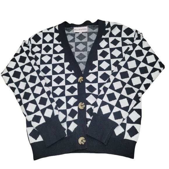 Willow & Wind Black and White Crop Long Sleeve Front Button closure Sweater/Card - Picture 2 of 4